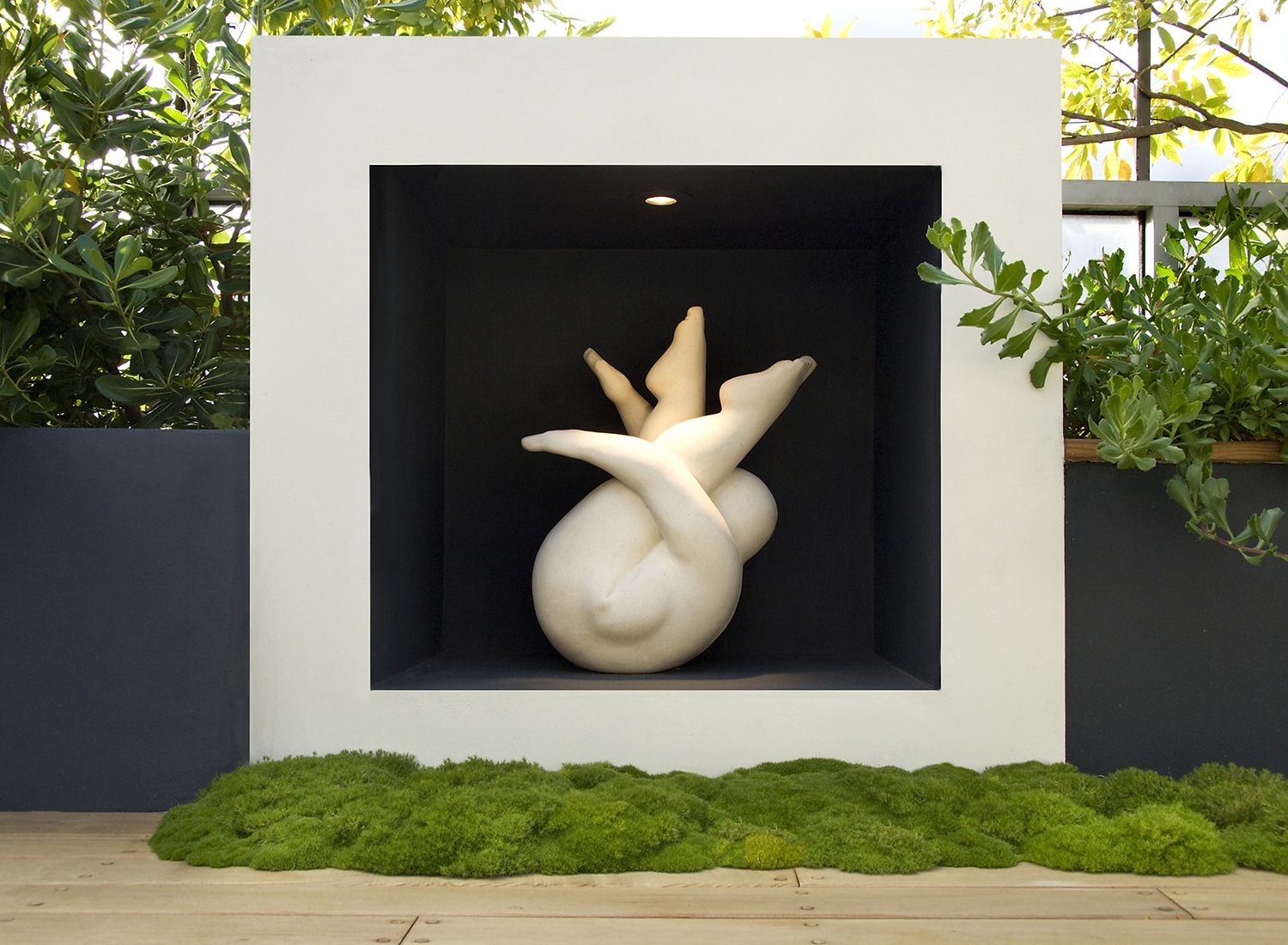 Sculpture in the plinth in the Chimney Roof Garden