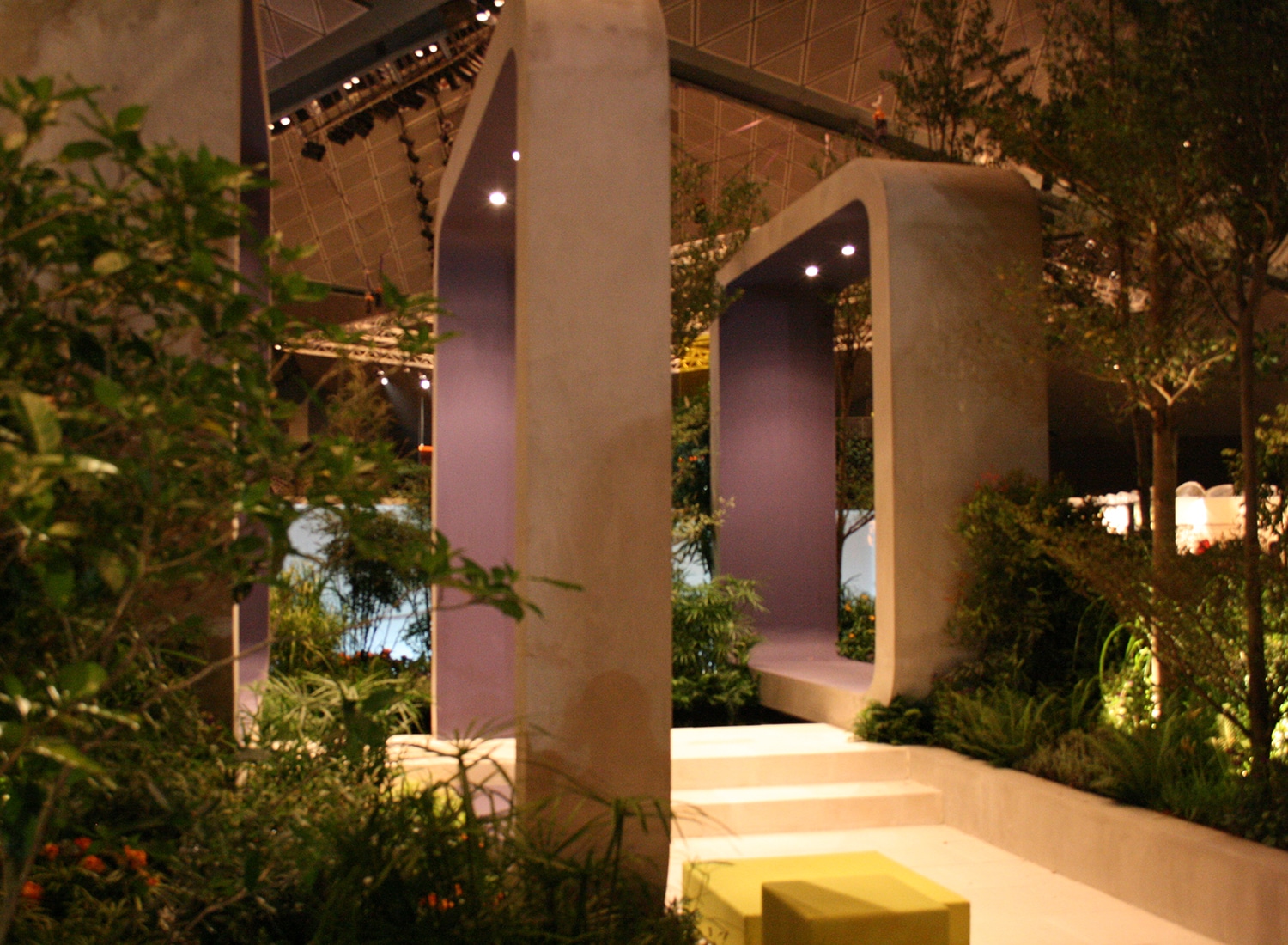 Concrete frames - Singapore Garden Festival 2008