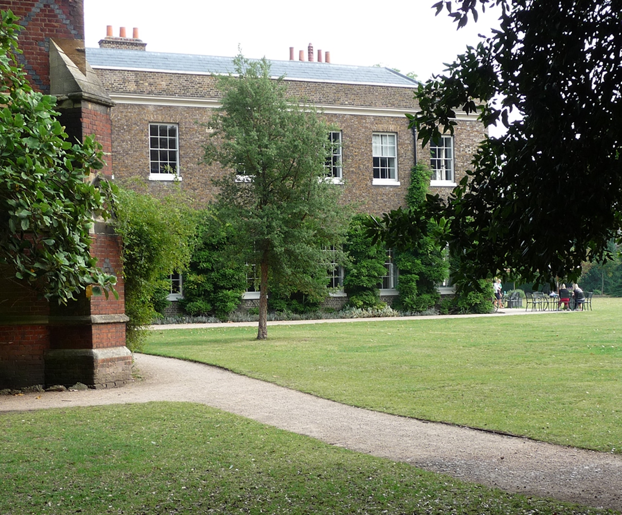 Fulham Palace gardens - historical restoration and creation of a new landscape