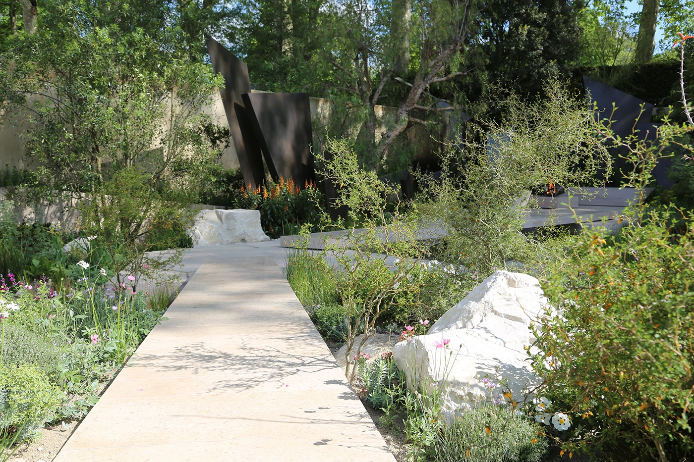 Andy Sturgeon Chelsea Flower Show 2016 _ The Telegraph Garden _ Best in Show and Gold Medal