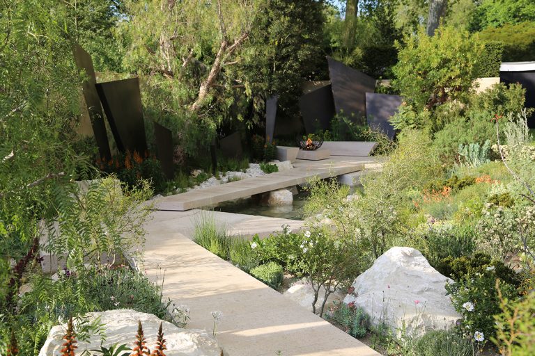 Andy Sturgeon Chelsea Flower Show 2016 _ The Telegraph Garden _ Best in Show and Gold Medal