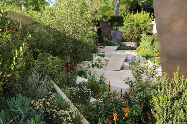 Andy Sturgeon Chelsea Flower Show 2016 _ The Telegraph Garden _ Best in Show and Gold Medal