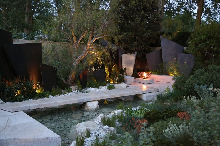 Andy Sturgeon Chelsea Flower Show 2016 _ The Telegraph Garden _ Best in Show and Gold Medal