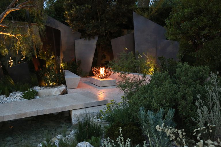 Andy Sturgeon Chelsea Flower Show 2016 _ The Telegraph Garden _ Best in Show and Gold Medal